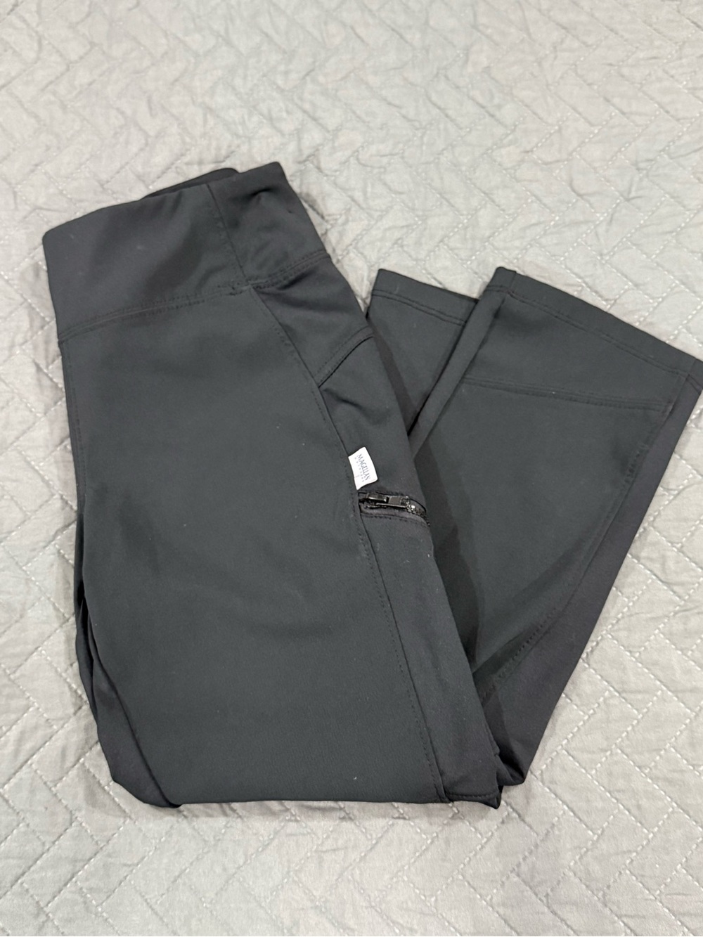 Magellan Outdoors Black Active Cargo Pants - Picture 2 of 3